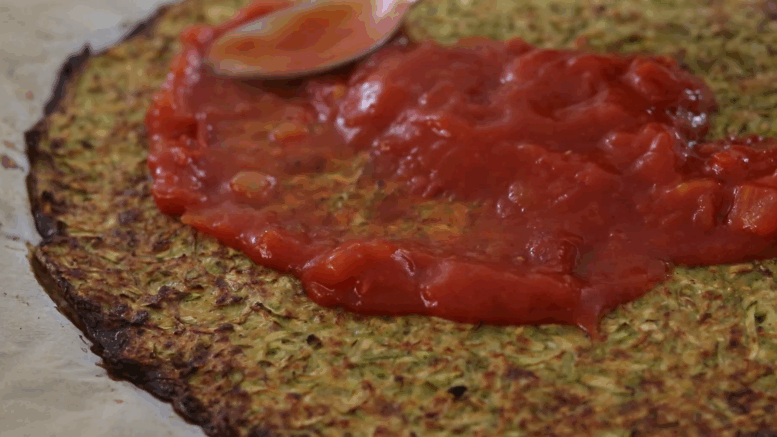 Cukkinis pizza tészta