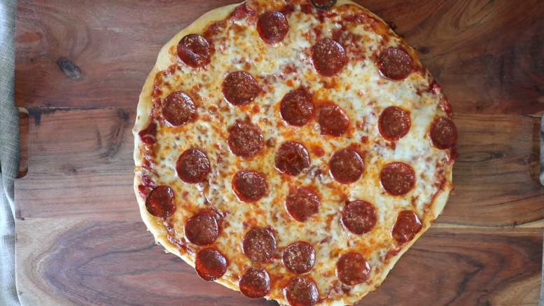 Ristorante pizza elkészítése