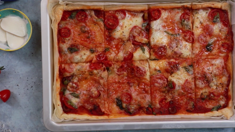 Leveles tésztából pizza