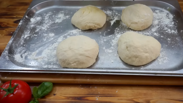 Pizza tészta kelesztés